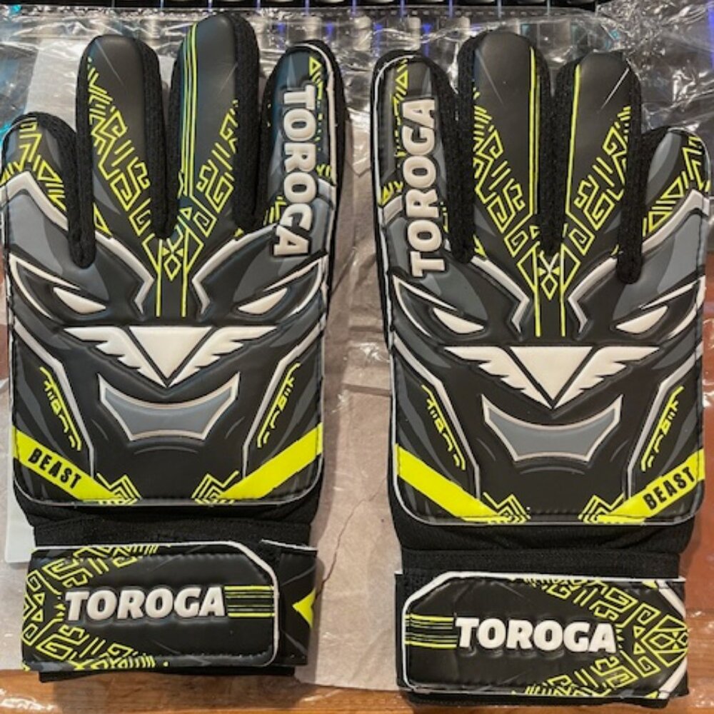 Toroga Black and Yellow Goalkeeper Gloves Size 8 NWT